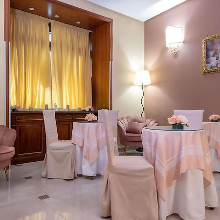 נאפולי Hotel Suite Ares מראה חיצוני תמונה