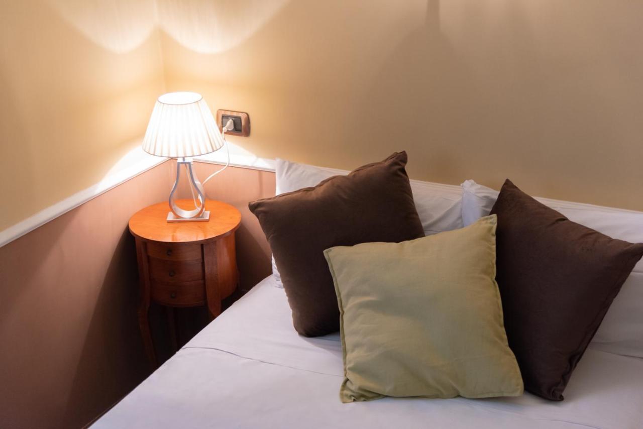 נאפולי Hotel Suite Ares מראה חיצוני תמונה
