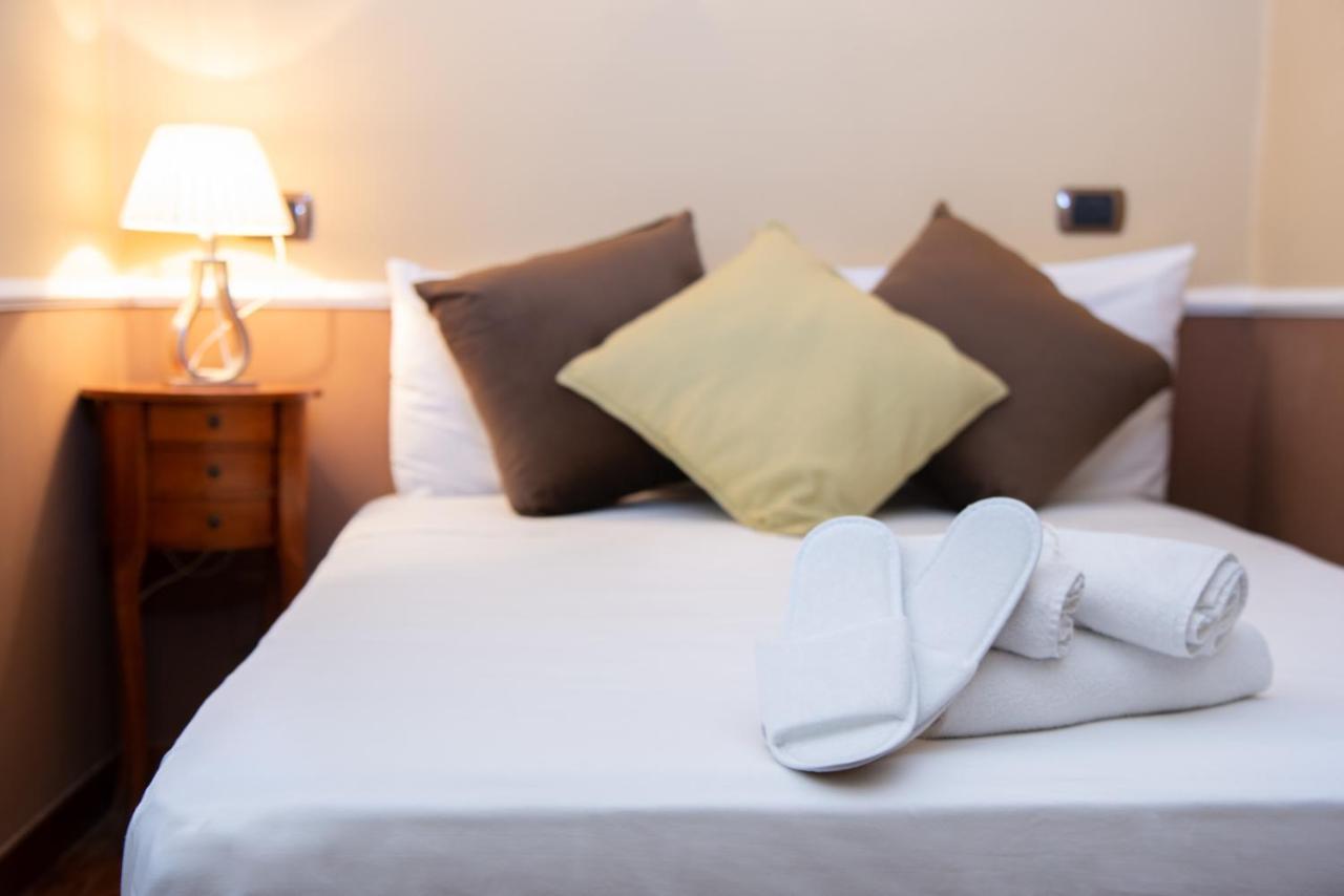 נאפולי Hotel Suite Ares מראה חיצוני תמונה