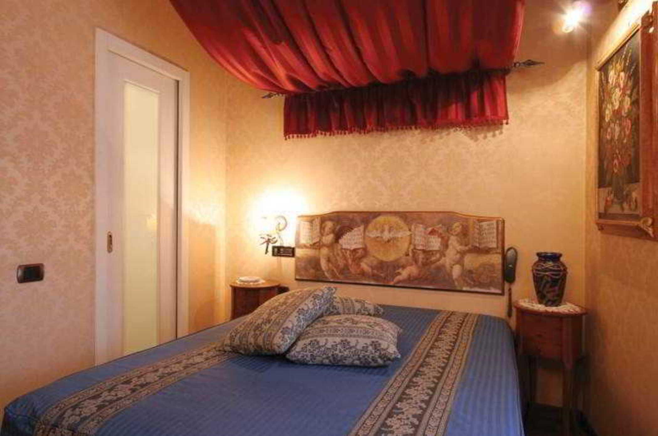 נאפולי Hotel Suite Ares חדר תמונה
