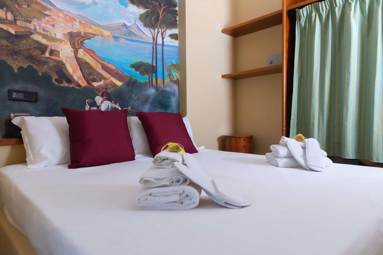 נאפולי Hotel Suite Ares מראה חיצוני תמונה