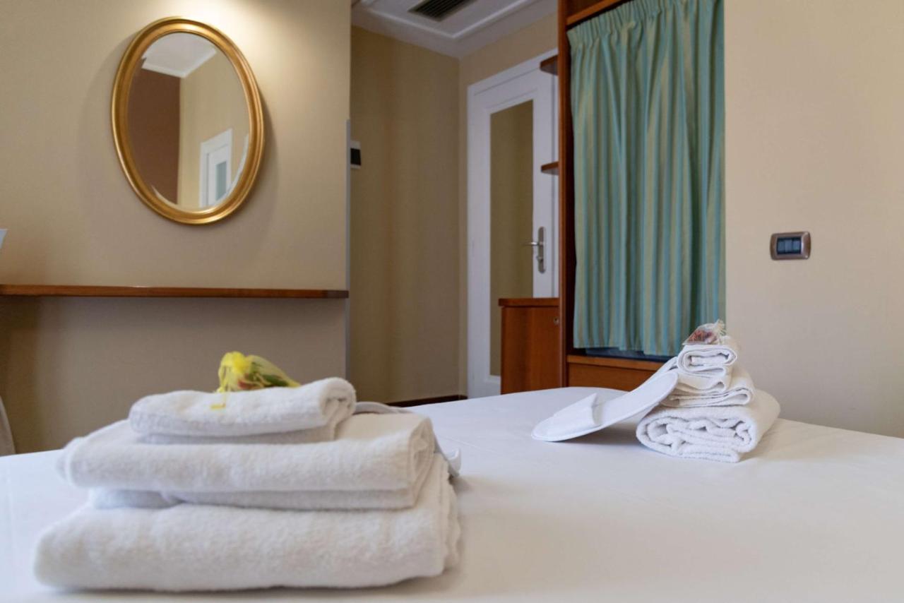 נאפולי Hotel Suite Ares מראה חיצוני תמונה